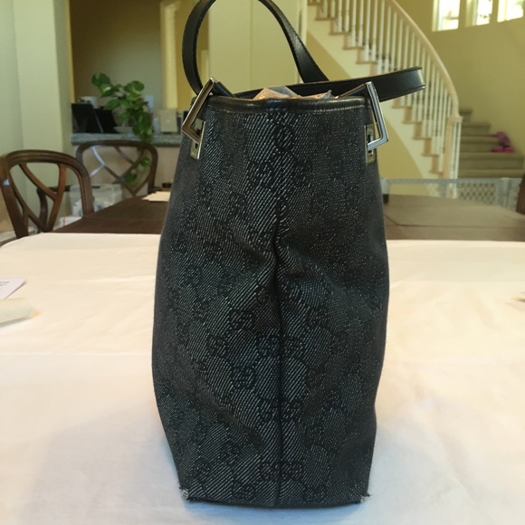 GUCCI Y2K Black Canvas Bucket Bag, Small - Picture 4 of 12